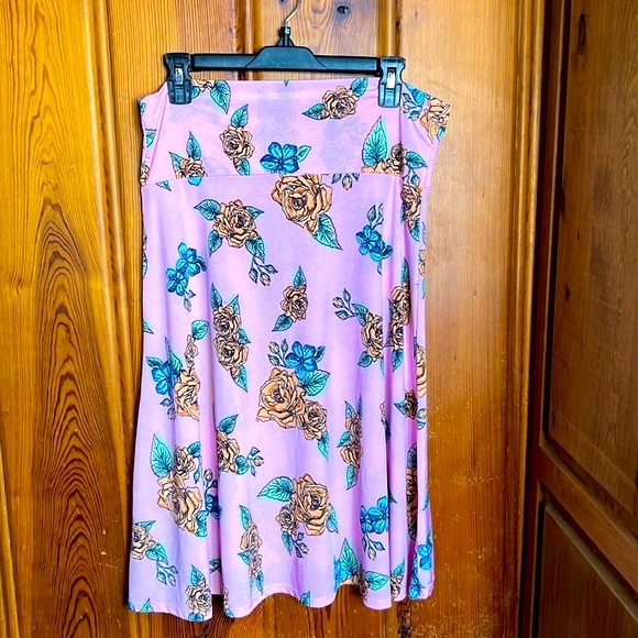 LulaRoe Pink Floral Skirt - Picture 3 of 8
